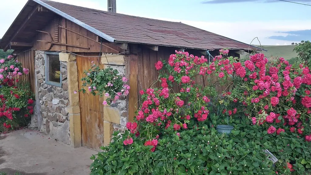 *** Frühstückspension Bed and Breakfast La Ferme Du Bouton D'Or Vendranges Frankreich